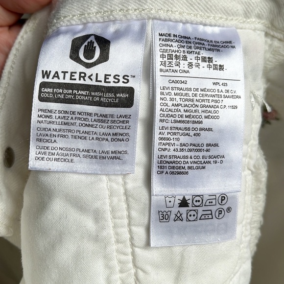 Levi’s Premium 501 Garden Variety Cream Floral High Rise Denim Jeans Shorts 28 - Picture 14 of 15